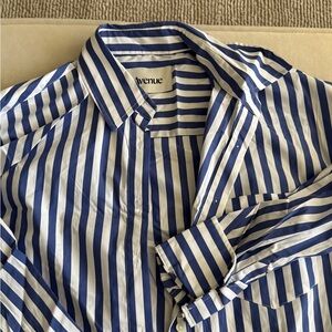 avenue the label button down